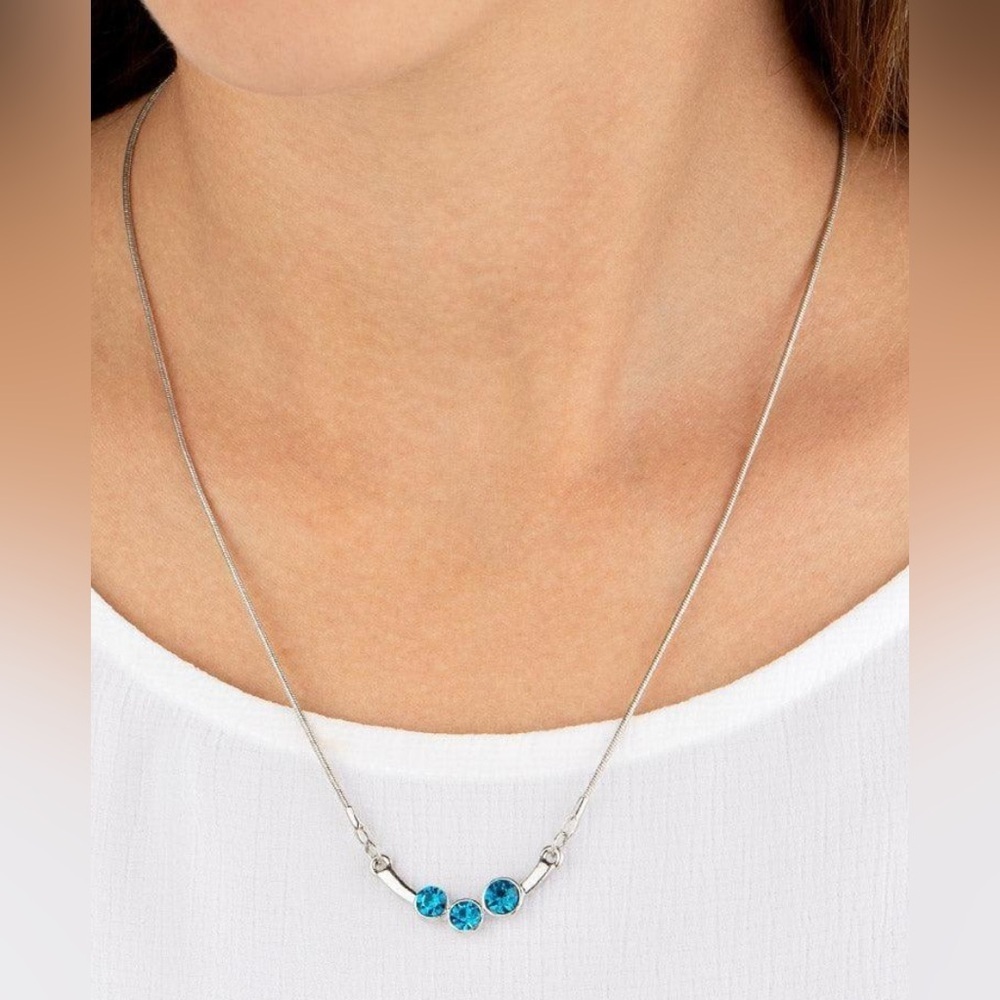 Sparkling Stargazer - Blue Dainty Necklace